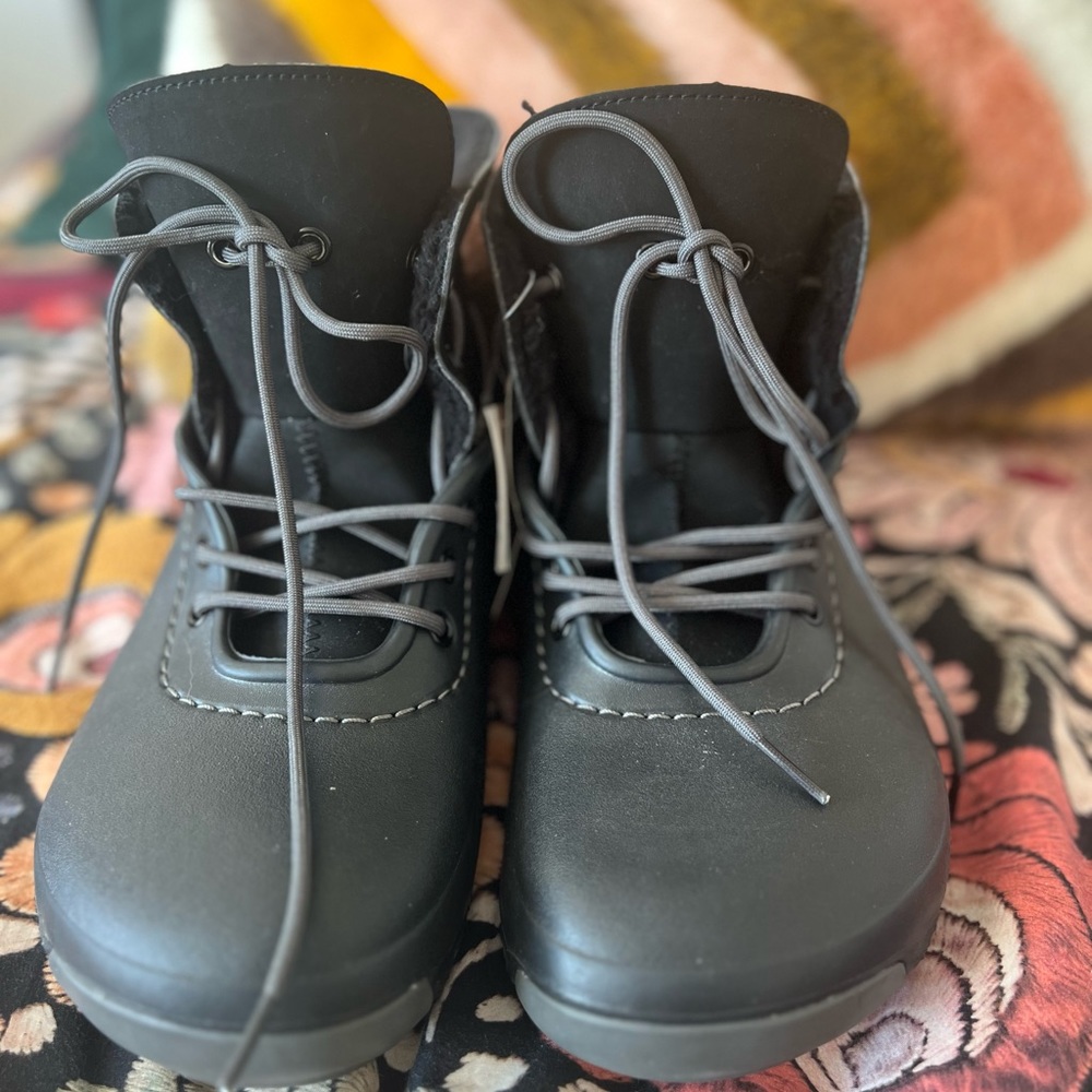 Crocs Blitzen Convertible Clogs